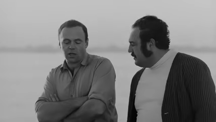 Kadr z filmu "Rejs"