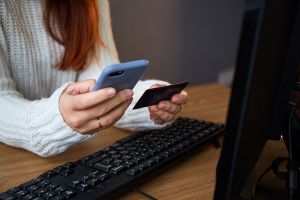 Co czwarty Polak nie finalizuje zakupów w e-sklepach
