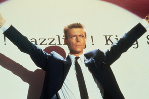 David Bowie w garniturze 