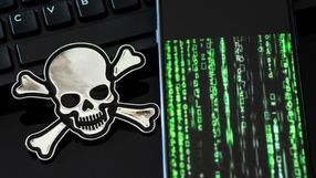 czaszka na klawiaturze