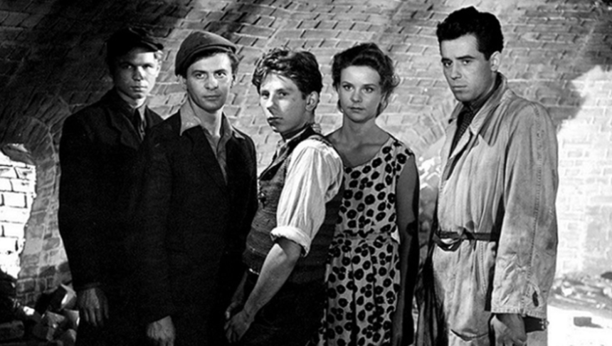Ryszard Kotas, Tadeusz Łomnicki, Roman Polański, Urszula Modrzyńska, Tadeusz Janczar, kadr z filmu "Pokolenie" Andrzeja Wajdy