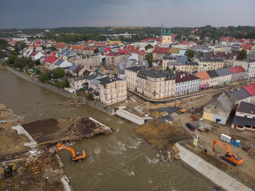 Głuchołazy. Odbudowa po powodzi