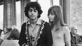 Kadr z serialu "Stawiam na Tolka Banana"