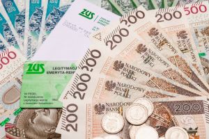 pieniądze i legitymacja emeryta