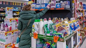 kobieta na zakupach