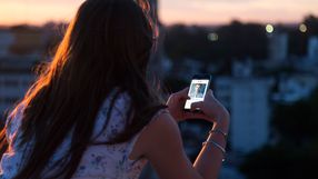 Eksperci ostrzegają przed aplikacjami randkoymi. Mozna stracić pieniądze