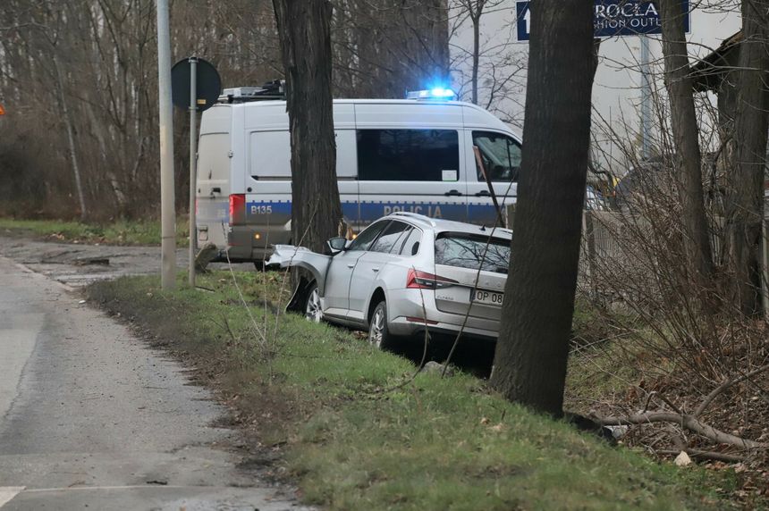 Wypadek samochodowy (zdjęcie ilustracyjne)