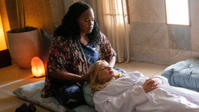 Kadr z serialu "Biały lotos"