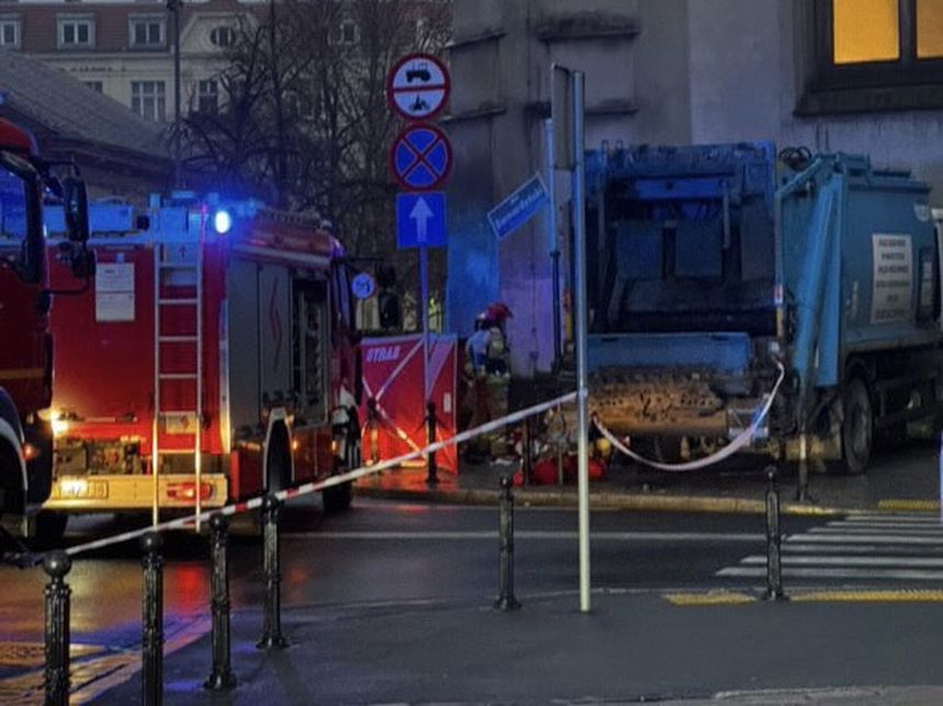 Wypadek z udziałem śmieciarki