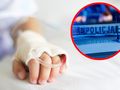 Rączka dziecka i radiowóz