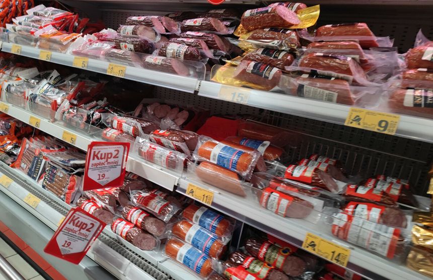 Wędliny w sklepie Auchan
