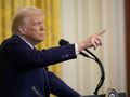 Prezydent USA Donald Trump w Białym Domu w Waszyngtonie, 13 lutego 2025 r.
