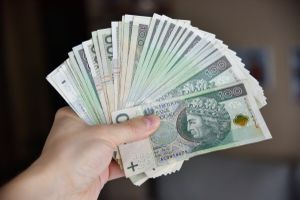 pieniądze w ręku
