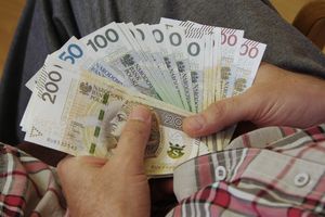 Pieniądze z zasiłku dla bezrobotnych 