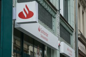 72-latka wygrała w sądzie z bankiem. Oszuści wykradli jej dane