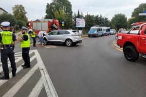 Lubraniec. Wypadek busa z pojazdem osobowym 