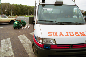 Zdjęcie podglądowe - ambulans z lat 90.