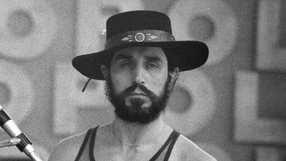 Czesław Niemen w kapeluszu