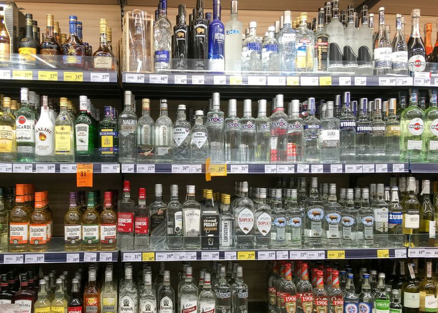 Rząd planuje zmiany w prawie dot. nocnej sprzedaży alkoholu