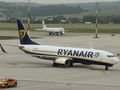 samolot Ryanair na lotnisku w Krakowie