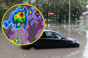 Nawałnice, auto pod wodą