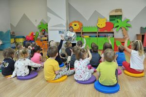 dzieci w żłobku