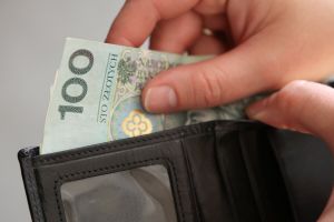 100 zł w portfelu