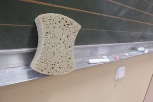 Pusta klasa lekcyjna