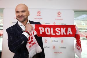 Rafał Brzoska z szalikiem Polska