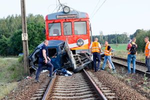 Miejsce wypadku na przejeździe kolejowym w Łęce Opatowskiej