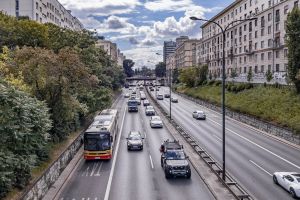 Długi weekend sierpniowy: rozkład jazdy autobusów w Warszawie