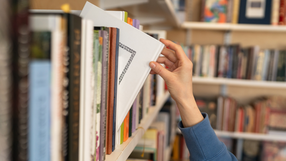 Książki na półce