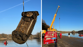 Wyciąganie samochodu z Odry