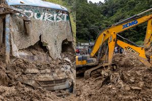 Skutki osuwisk i powodzi w Nepalu