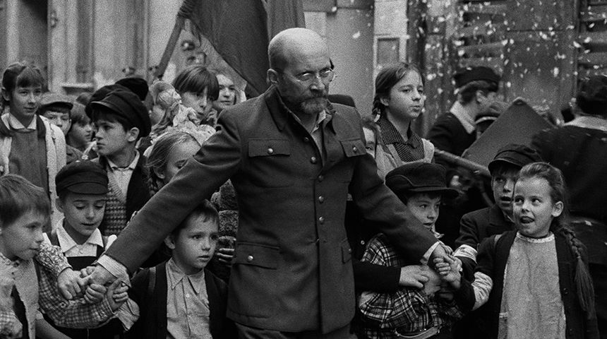 Kadr z filmu "Korczak" w reż. Agnieszki Holland