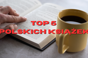 Zdjęcie książki i kubka z herbatą