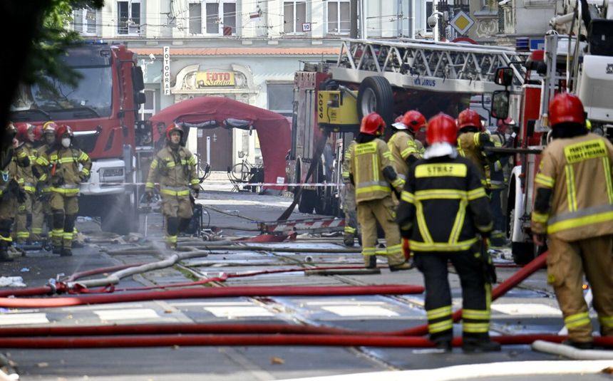 Pożar i eksplozje w kamienicy