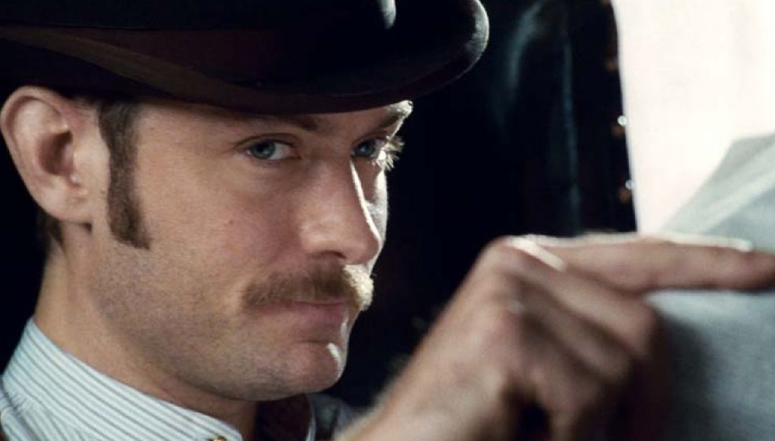 Jude Law, kadr z filmu "Sherlock Holmes"