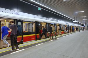 W warszawskich blokach pojawiają się dziwne plakaty