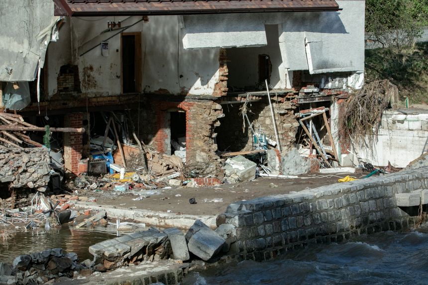 Sprzątanie szkód po powodzi w Lądku-Zdroju
