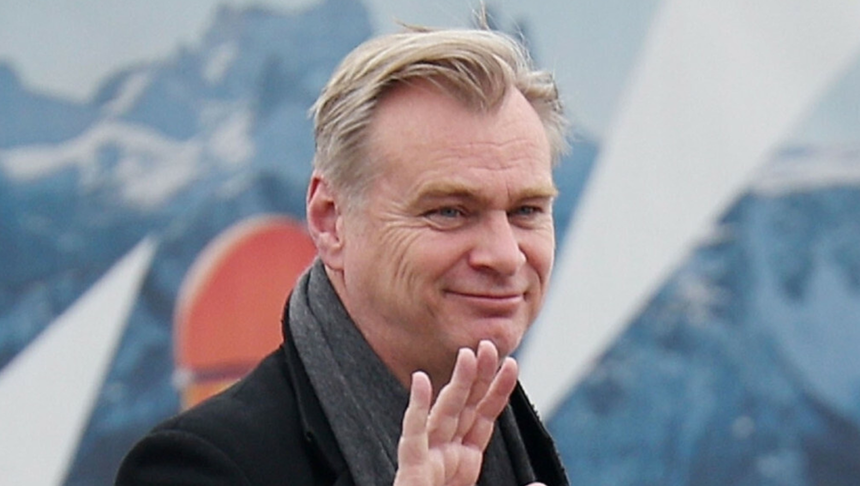 Christopher Nolan w szaliku