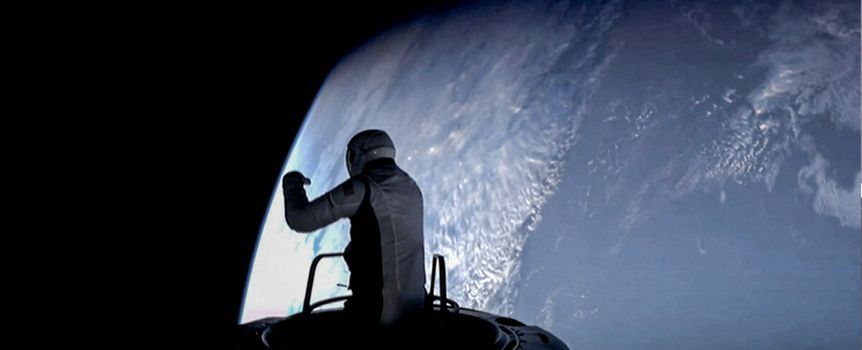 spacer w kosmosie