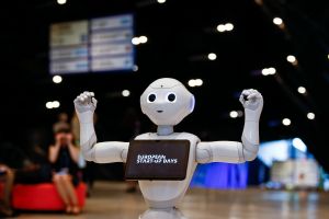 robot na Europejskim Kongresie Gospodarczym w Katowicach