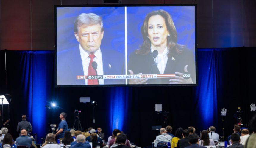 Trump Harris