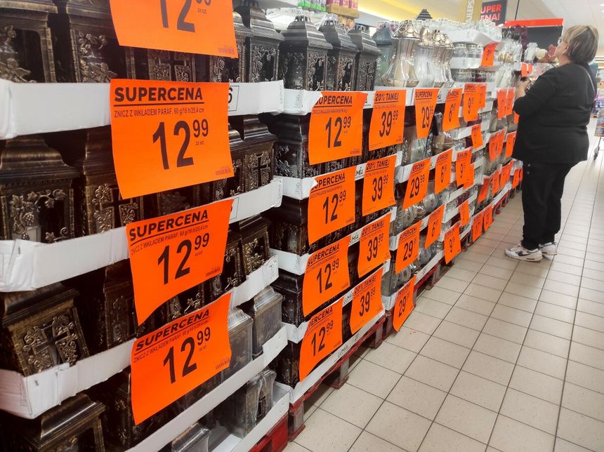 promocja na znicze w sklepie