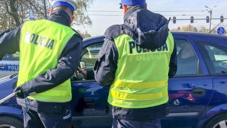 Policja kontroluje ruch