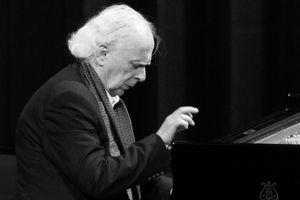 Janusz Olejniczak nie żyje. Wybitny polski pianista miał 72 lata