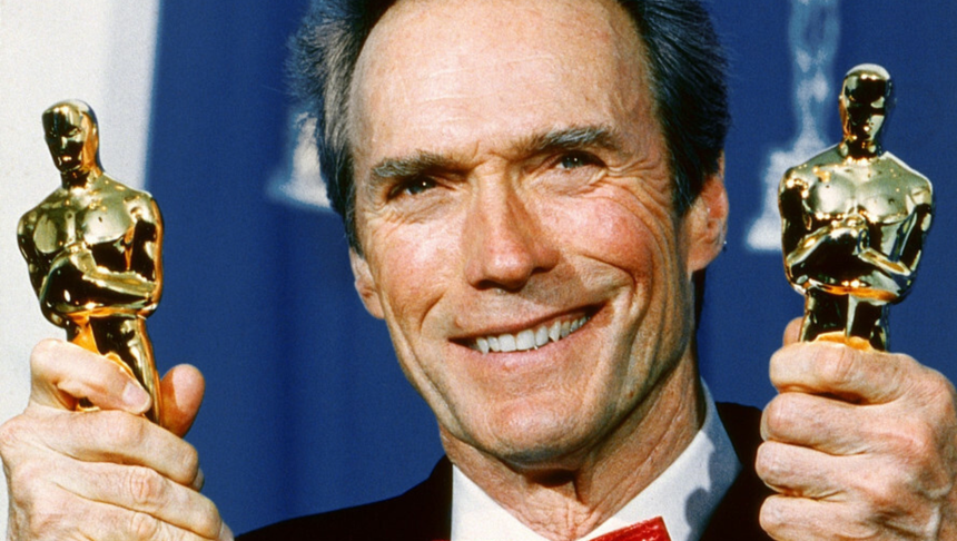 Clint Eastwood z Oscarami w dłoni
