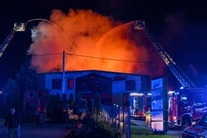Pożar hali magazynowej w Kielcach