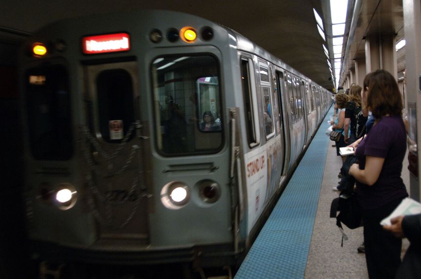 metro w Chicago, zdj. ilustracyjne